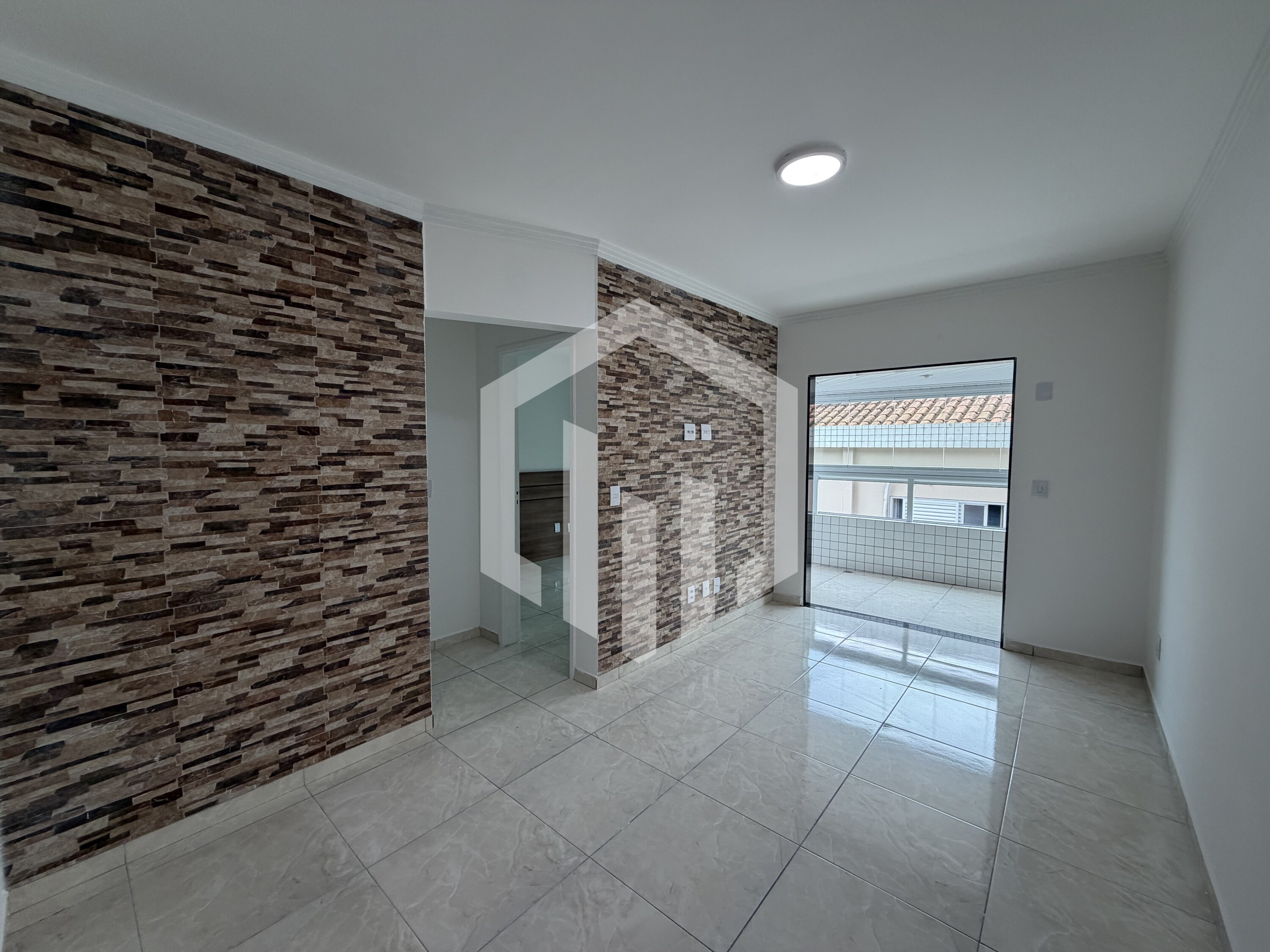 Apartamento  1 dormitório, 1 vaga, Guilhermina, 350 metros da praia