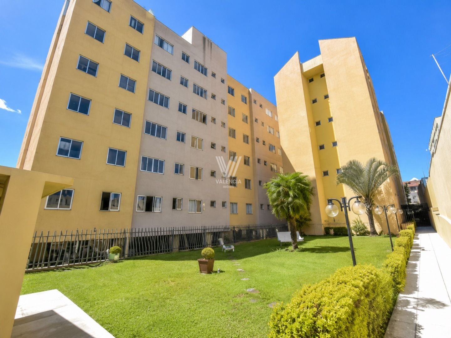 Apartamento | 2 quartos | 43 m² privativos | 6º andar | Prédio com elevador | Sem vaga | Água Verde – Curitiba/PR
