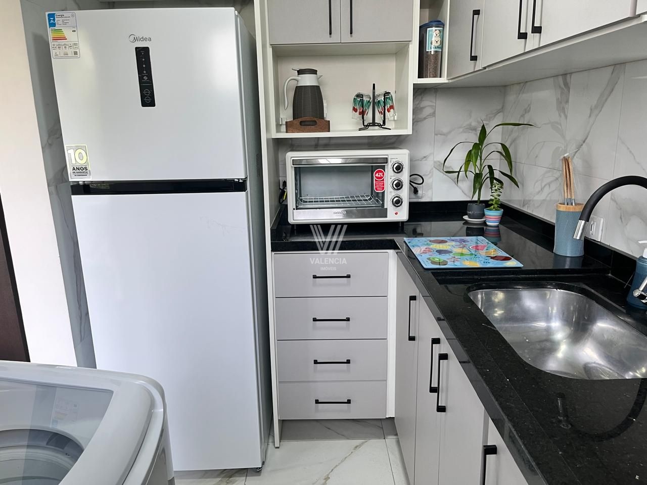 Apartamento | 2 dormitórios | 42 m² privativos | Semimobiliado | Reformado | Sacada | 1 vaga coberta | Bacacheri – Curitiba/PR

