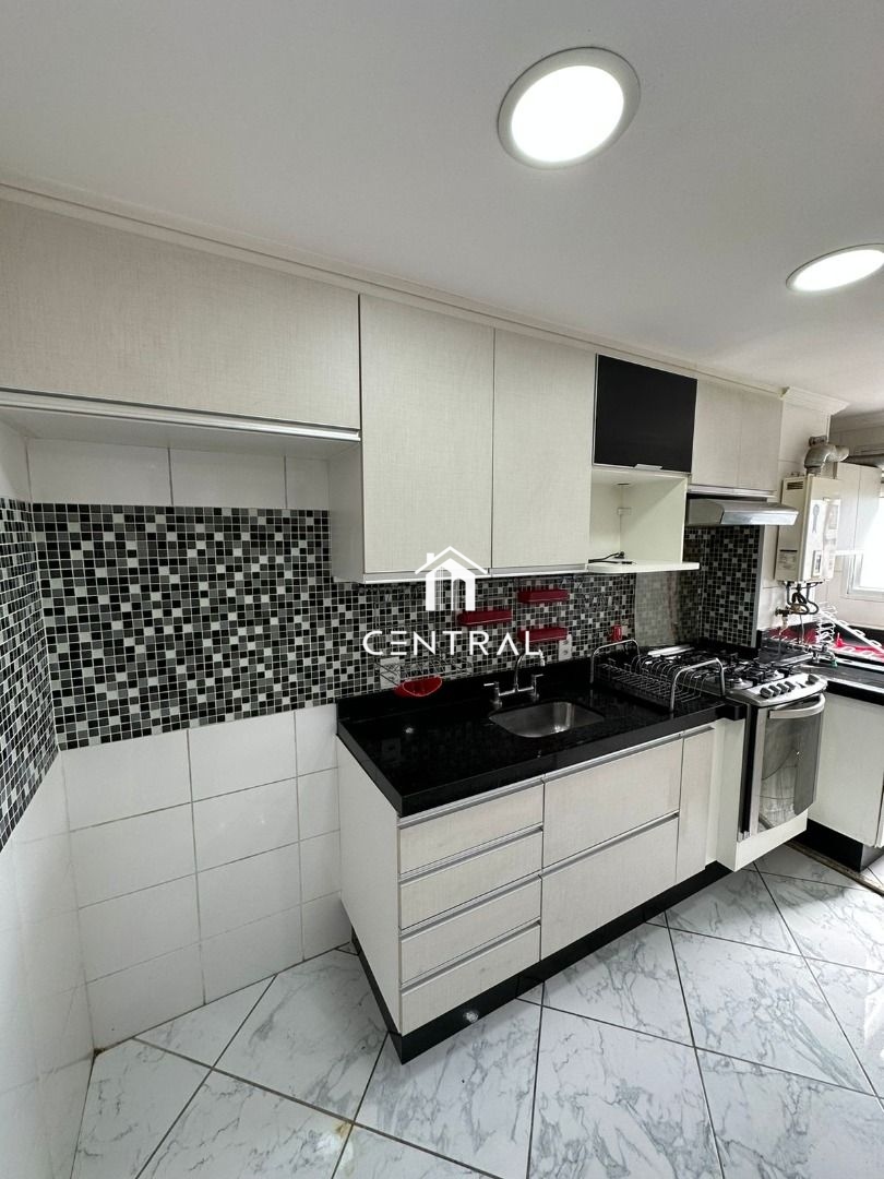 Apartamento com 3 dormitórios para alugar, 67 m² por R$ 3.387,80/mês - Vila Augusta - Guarulhos/SP
