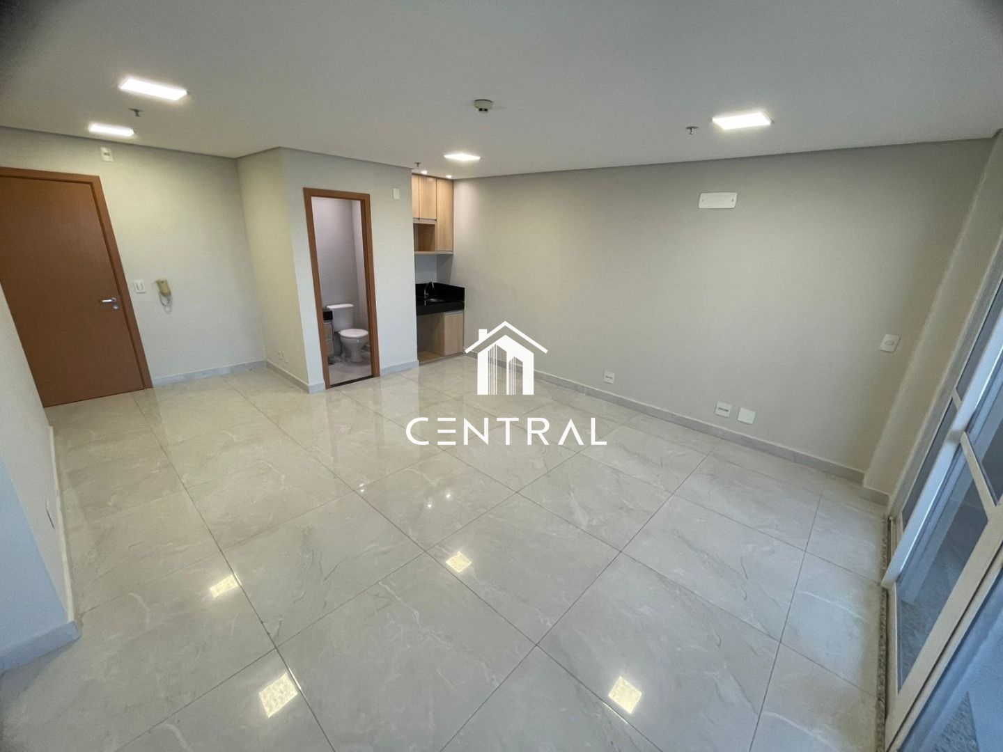 Sala para locação - Condomínio Via Alameda - 38m² - 1 Vaga - Varanda - Centro Guarulhos/SP