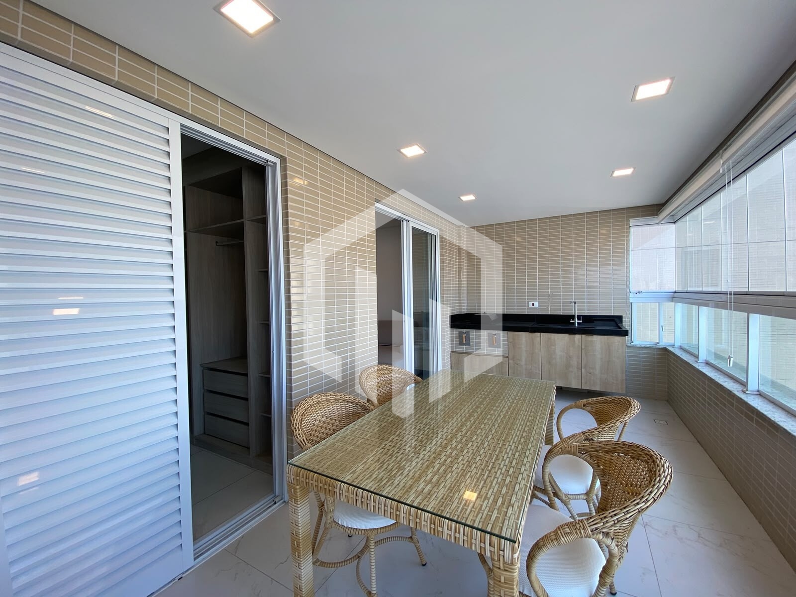 Apartamento Alto Padrão Canto do Forte 03 Dormitórios com 02 suítes