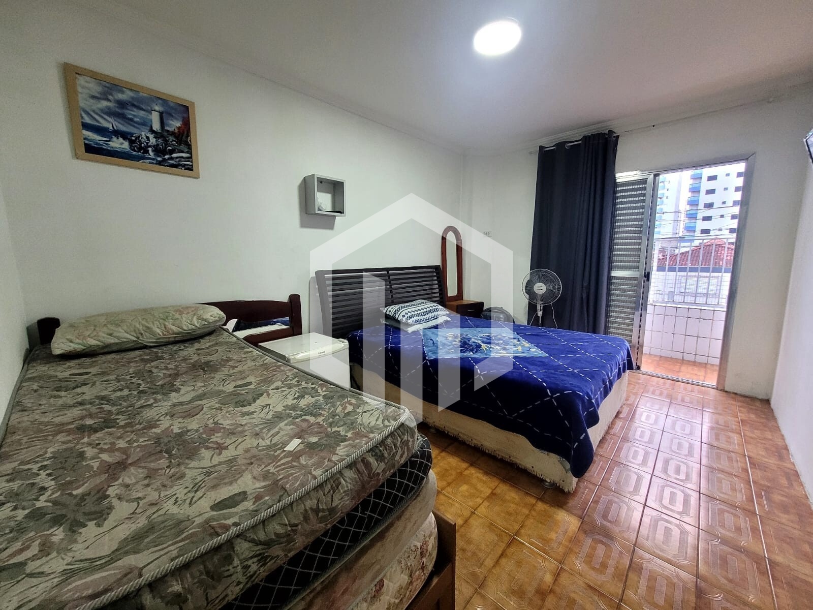 Apartamento semimobiliado de 1 dormitório na Vila Assunção, ideal para quem busca litoral com pratic