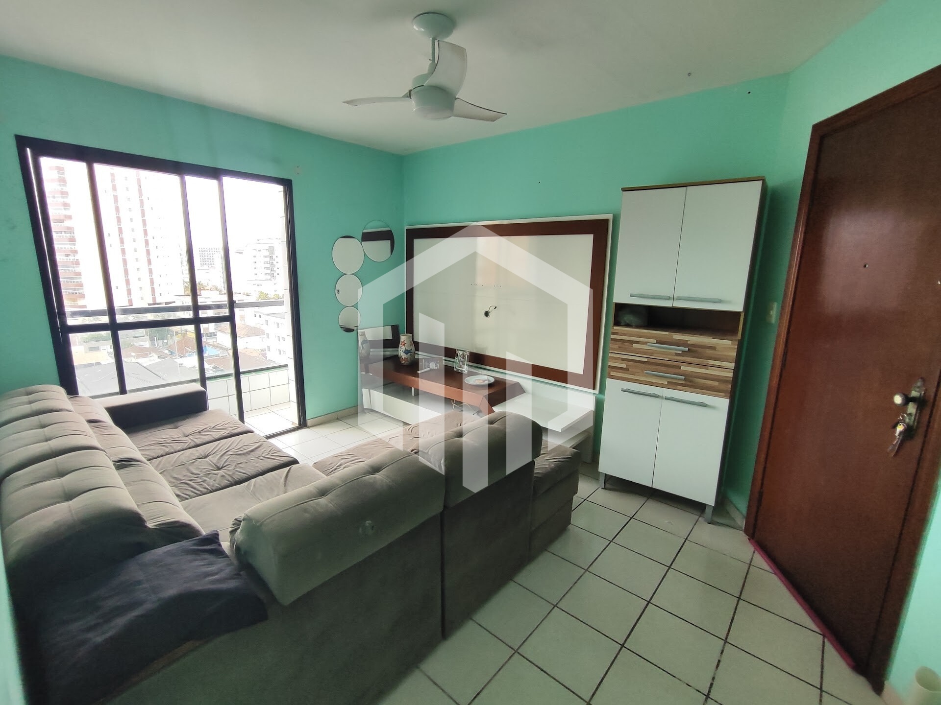 Apartamento mobiliado de 1 dormitório a 2 quadras da praia em Praia Grande