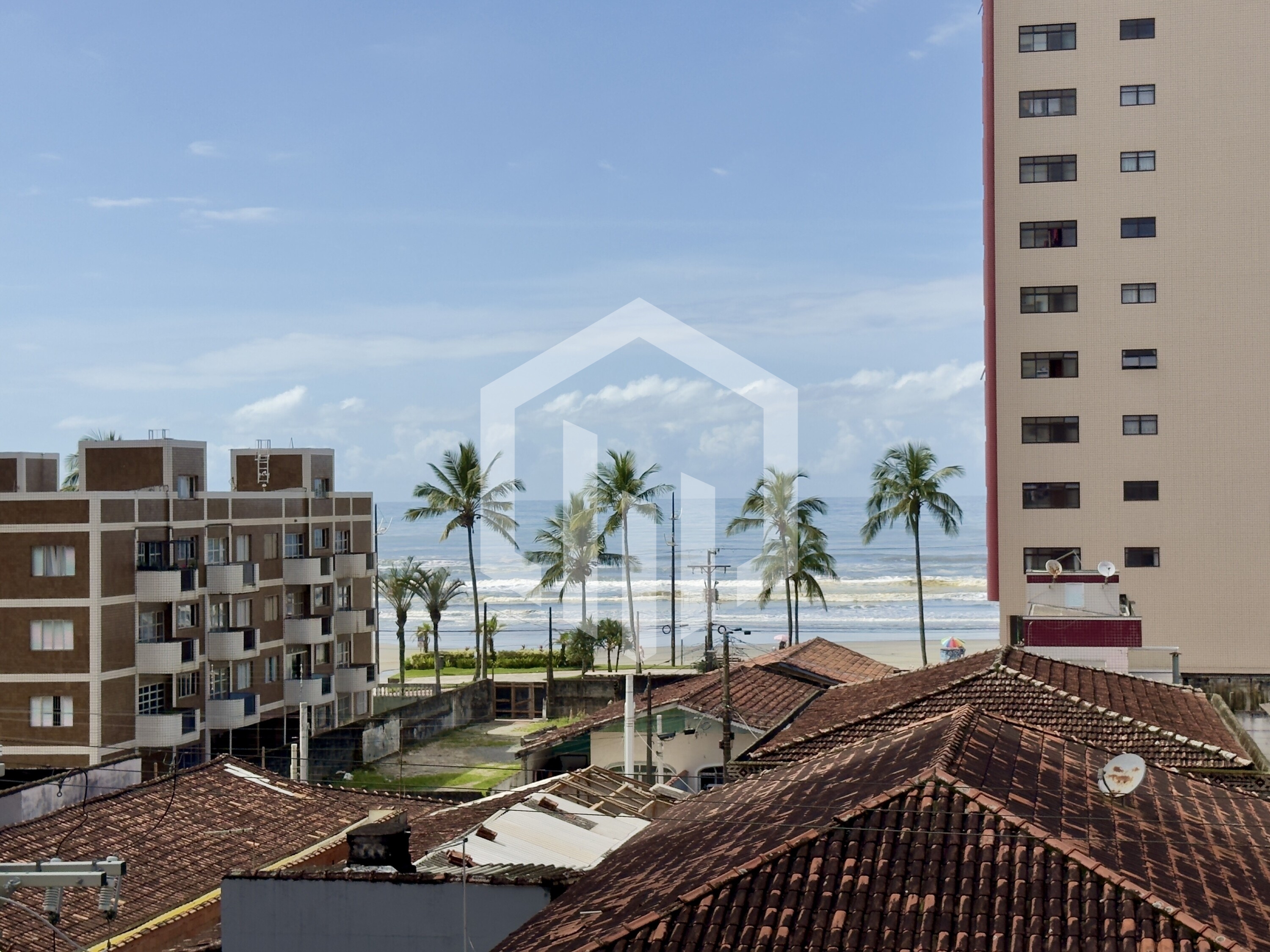 Apartamento de 2 quartos com vaga em Caiçara, Praia Grande, próximo aos principais comércios