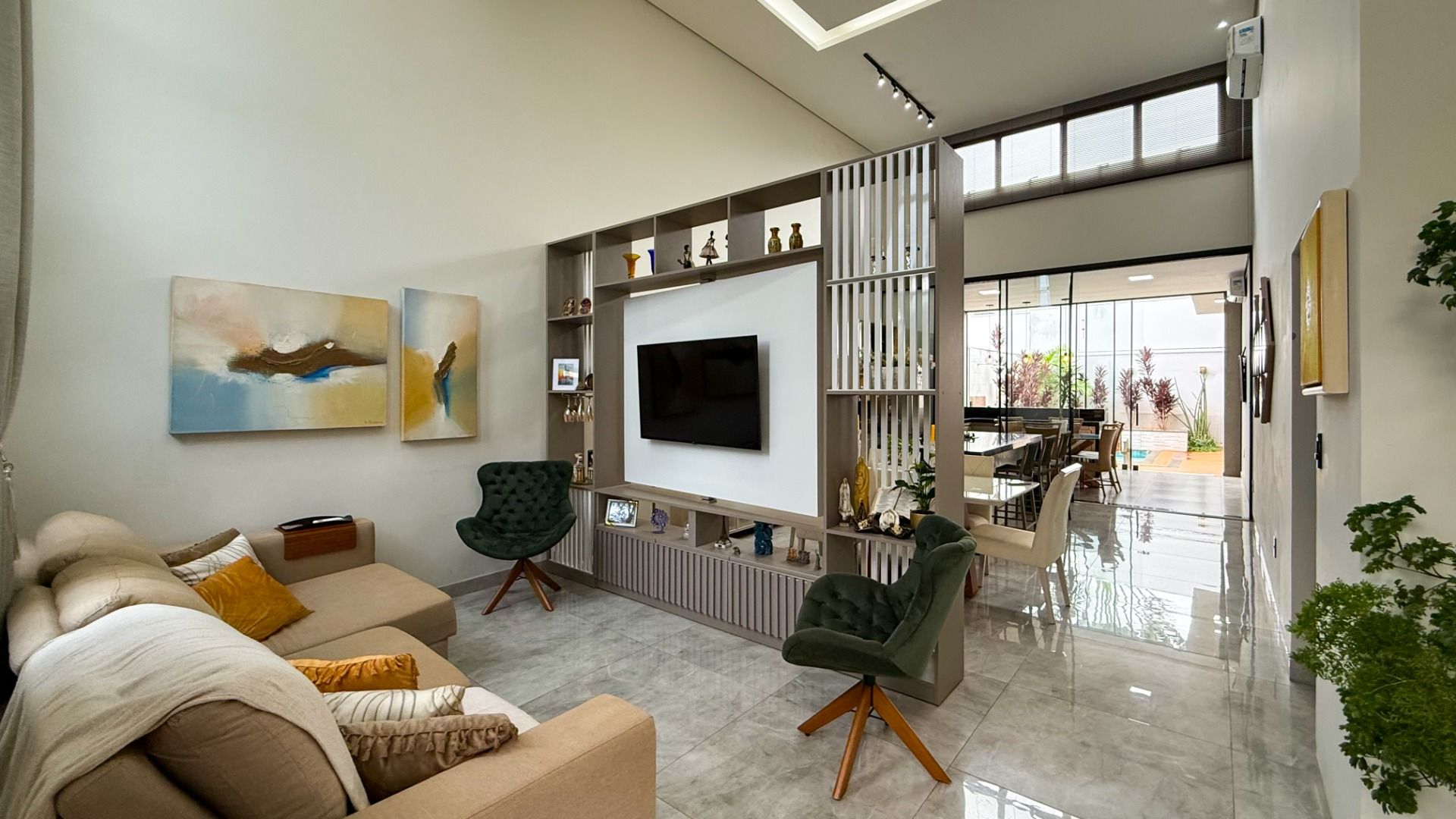 Casa à venda com 3 suítes, climatizada e lazer no Cond. Maria Julia