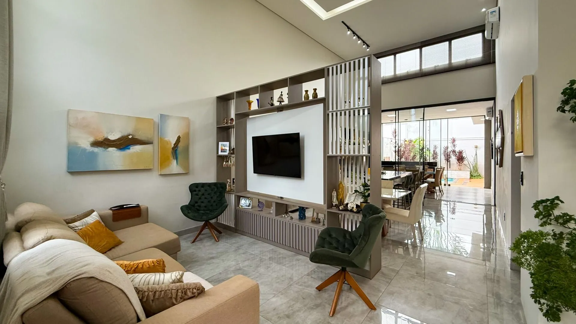 Casa à venda com 3 suítes, climatizada e lazer no Cond. Maria Julia