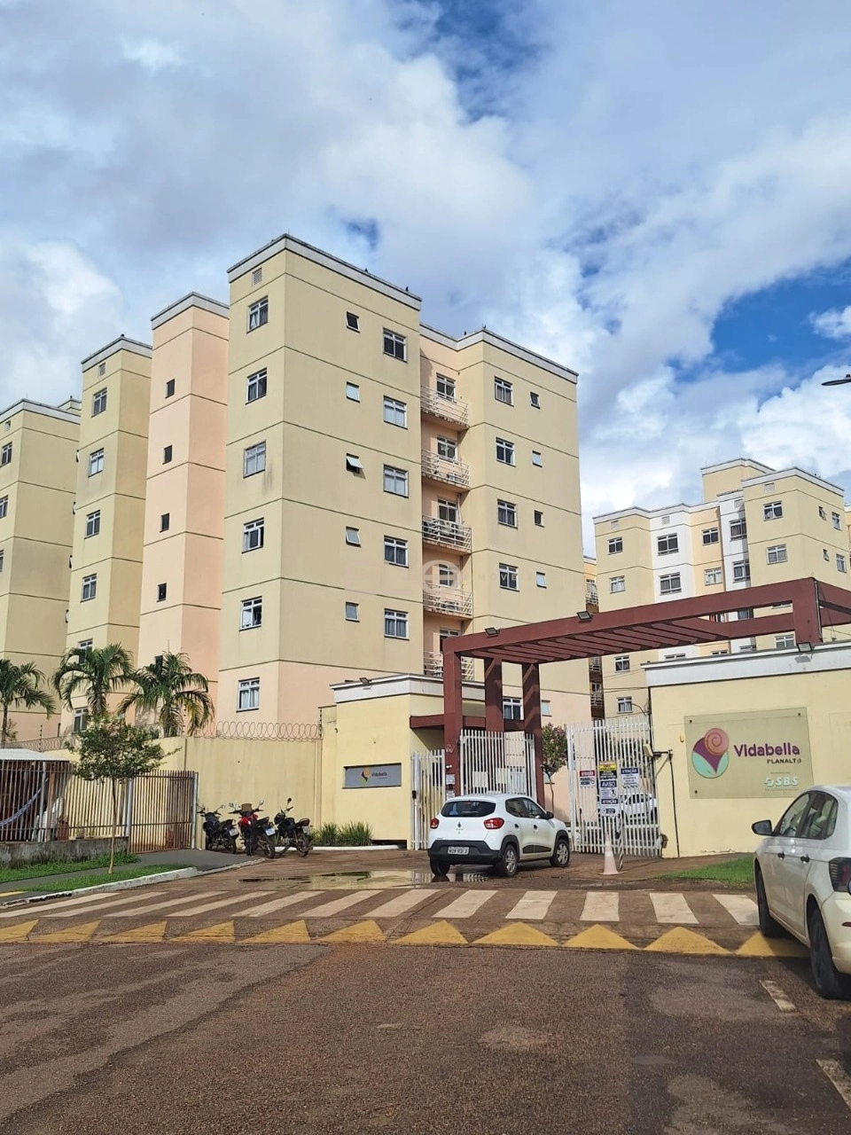 Apartamento Térreo 2 Quartos com Área Privativa - Vida Bella