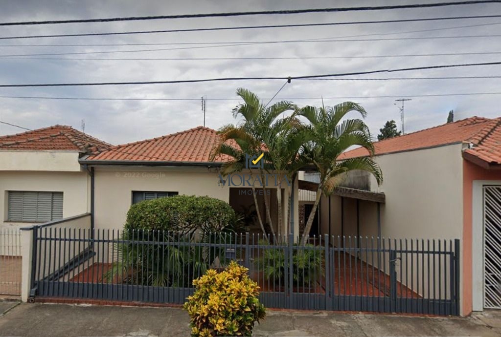 2 Dormitórios, localizado no centro da cidade, próximo de mercado, escola, teatro, etc..