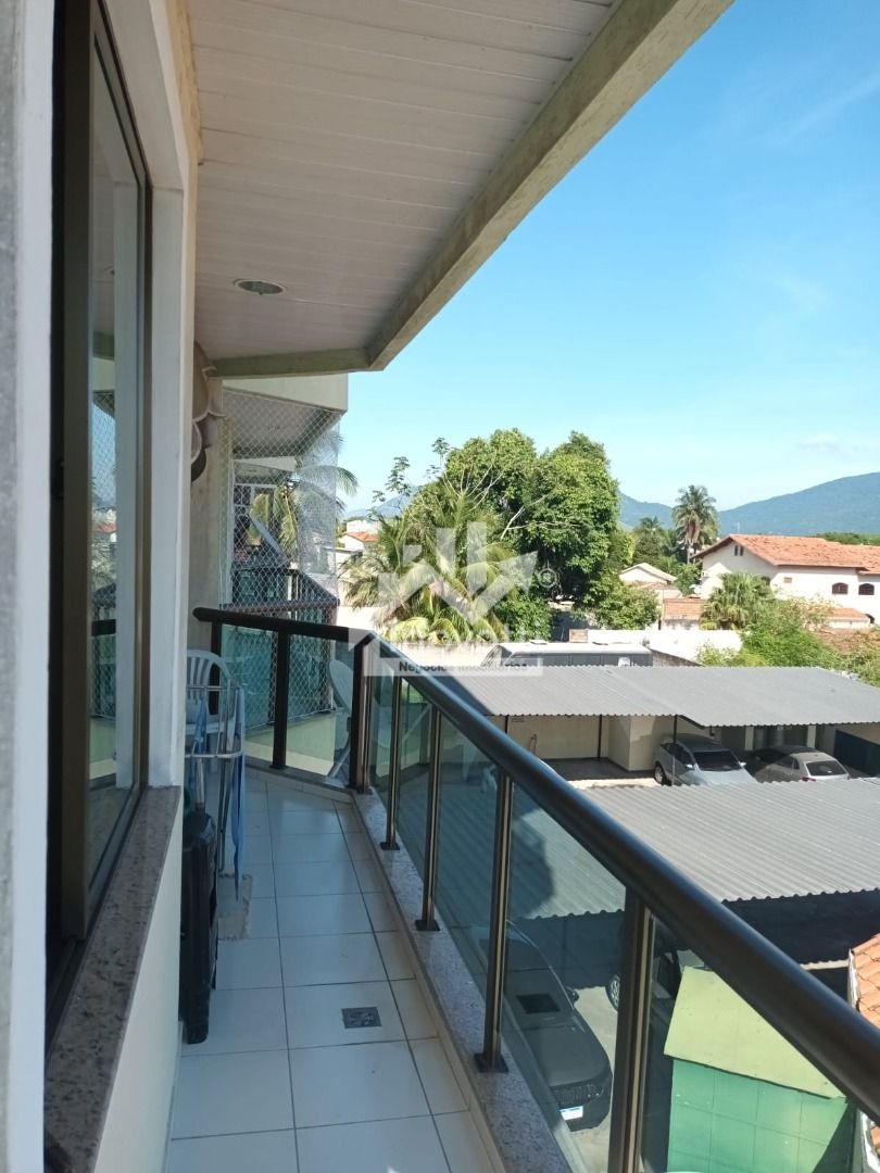 Apartamento com 2 dormitórios à venda, 61 m² por R$ 365.000,00 - Araçatiba - Maricá/RJ
