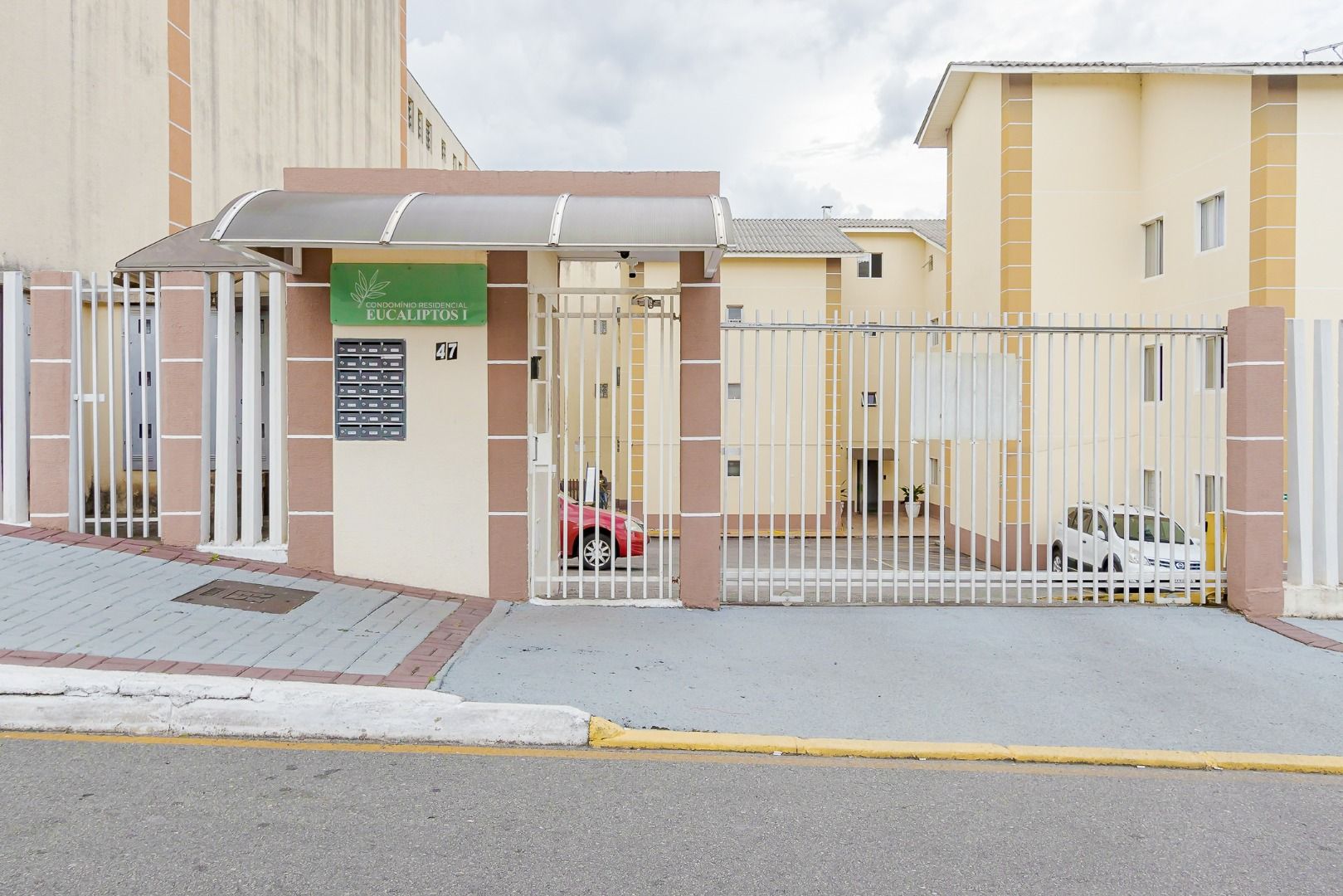 Apartamento à venda em Maracanã, Colombo — Fava Imóveis