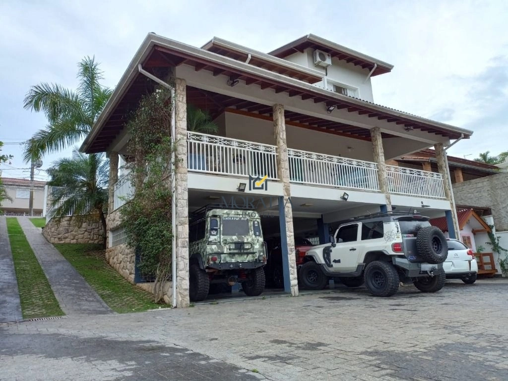 Casa com 3 dormitórios à venda, 450 m² por R$ 2.300.000,00 - Condomínio Zuleika Jabour - Salto/SP