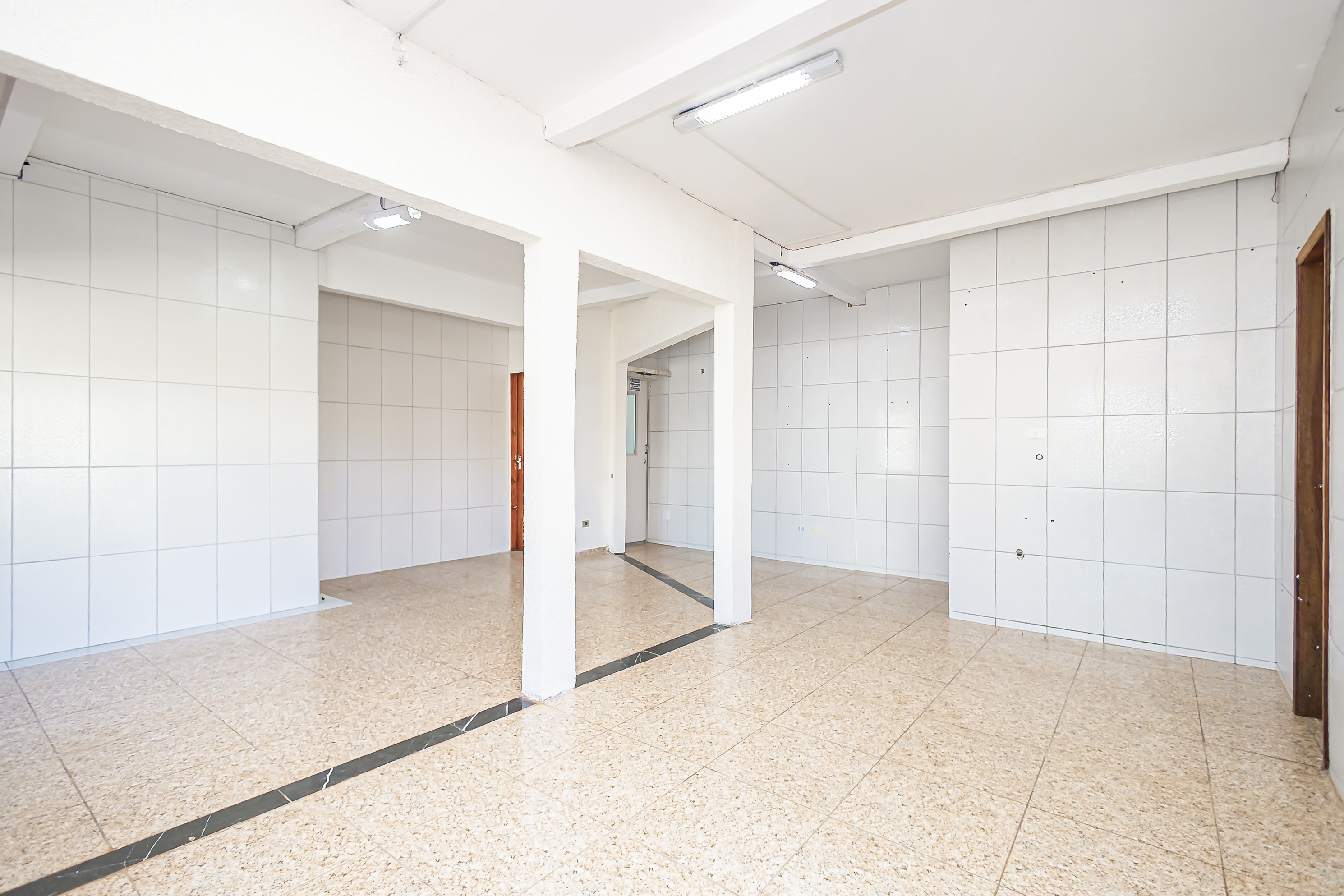 Ponto Comercial/Loja para alugar em Maracanã, Colombo — Fava Imóveis