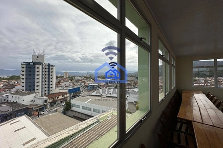 Apartamento à venda no Centro de Caraguatatuba, SP, com 2 dormitórios, sendo uma espaçosa