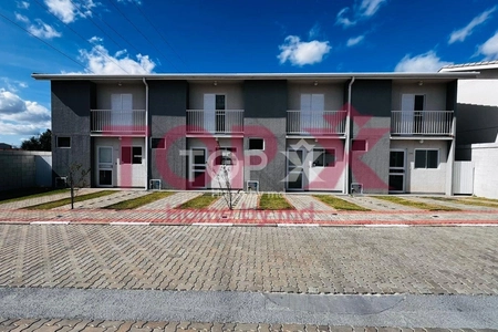 SOBRADO EM CONDOMINÍO