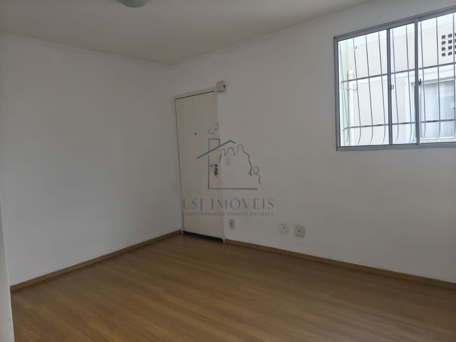 APTO 2 QUARTOS - CONDOMINIO MUNDI - CAMARGOS