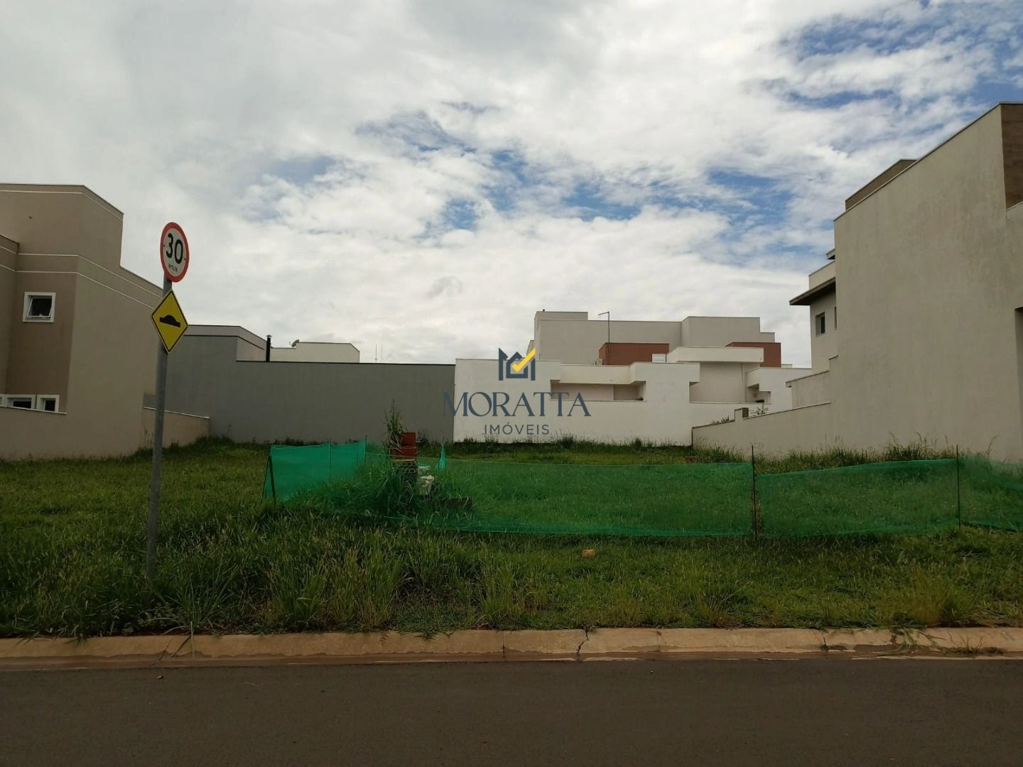 Terreno à venda, 348 m² por R$ 800.000,00 - Jardim Residencial Dona Lucilla - Indaiatuba/SP