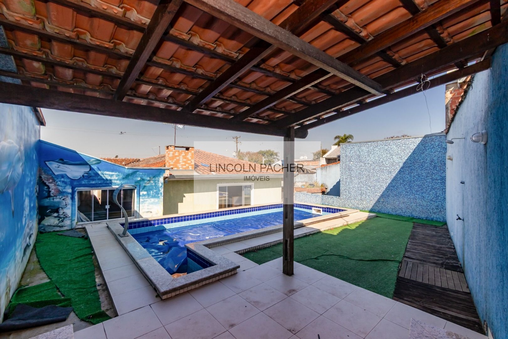 Linda Casa com 3 dormitórios para locação e venda 190 m²